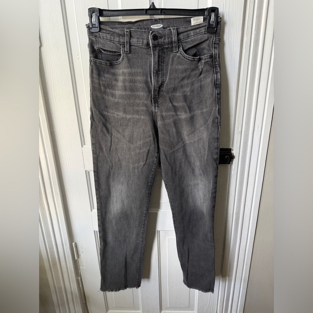 Old Navy Women’s Black Distressed Jeans, Size 8, skinny jeans